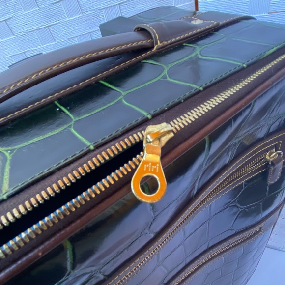 Dooney & Bourke Suitcase EUC - Picture 7 of 13